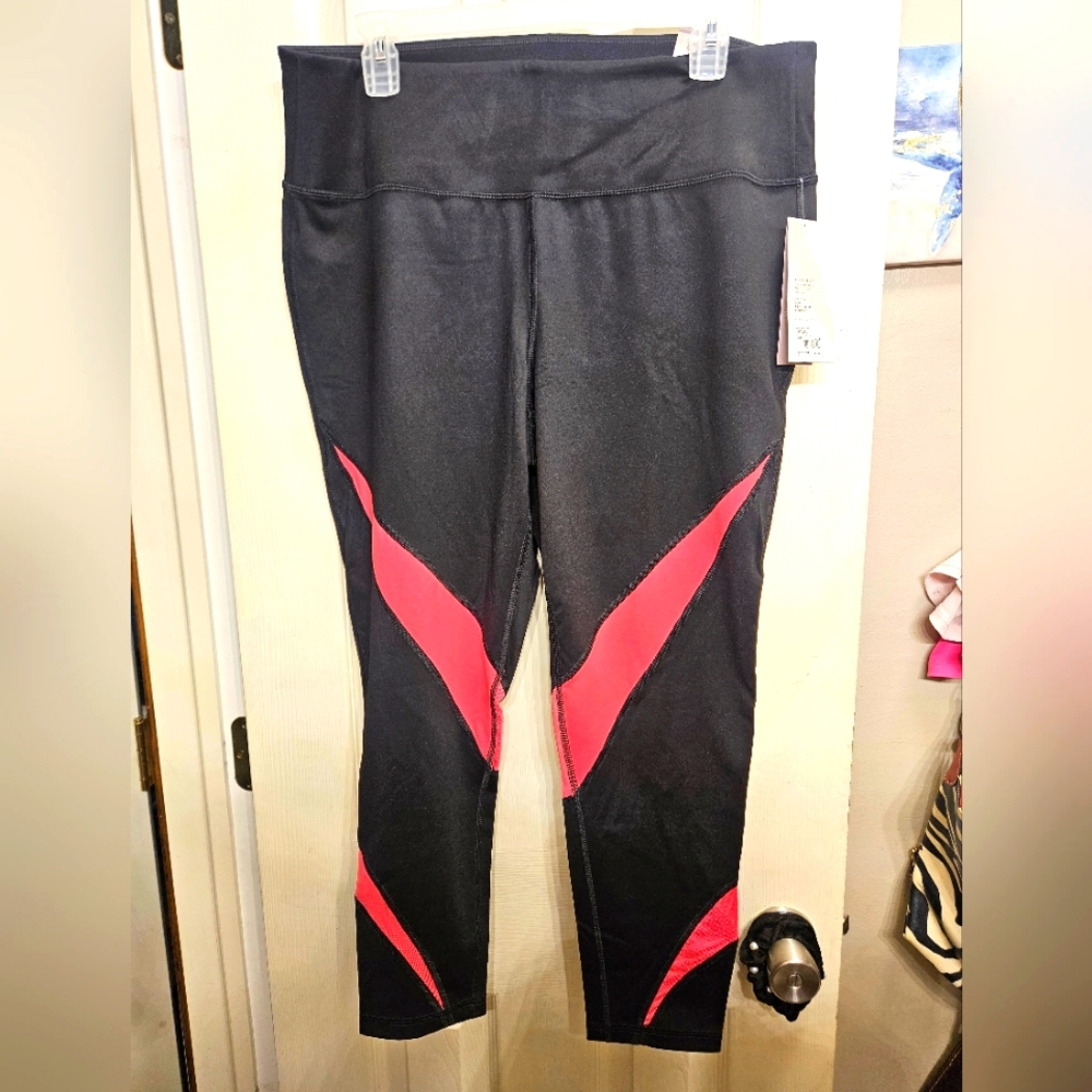 Livi active 7/8 sculpting leggings black hot pink sz 18/20 NEW